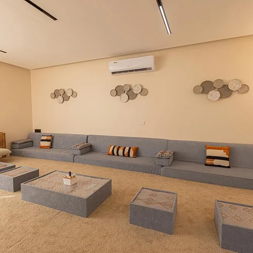 Grand Palm Tree Garden Farmhouse