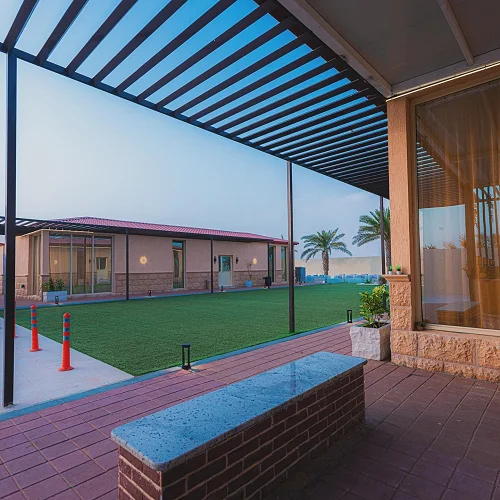 Grand Palm Tree Garden Farmhouse