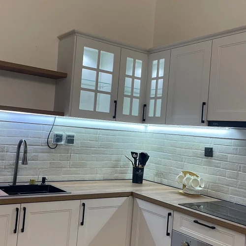 Farmhouse: Mountain view, Modern Bedrooms- Reference Code: FA214