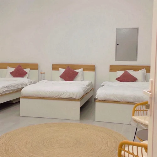 Farmhouse: Mountain view, Modern Bedrooms- Reference Code: FA214